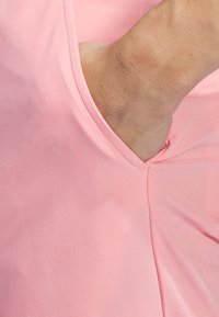 adidas Golf ULTIMATE365 8.5-INCH GOLF  - Športové šortky - semi pink spark