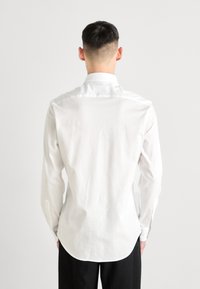 Thumbnail Image 4
