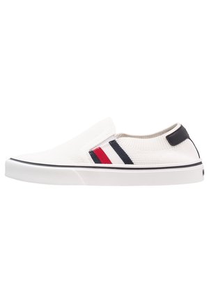 Loaferit/pistokkaat - white