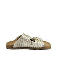 Sandalo a fascia aperta in tessuto metallico crema con cinturini testurizzati, dettagli decorativi e una soletta in suede marrone. Suola in gomma per una buona trazione.