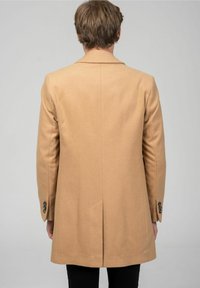 Ron Tomson Mantel - camel