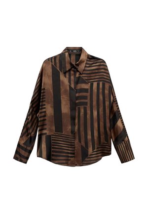 Camicia a maniche lunghe con bottoni in marrone scuro e nero, caratterizzata da un mix di pattern geometrici e texture, con un taglio rilassato e colletto.