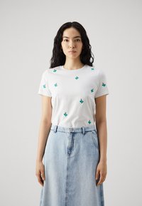 ONLY Tall - ONLKETTY O NECK - Camiseta estampada - bright white Imagen en miniatura 1