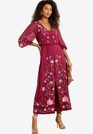 Love & Roses REGULAR FIT - EMBROIDERED DOBBY SCALLOP NECK - Vestito casual - berry red