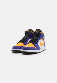 Jordan AIR JORDAN 1 MID - Sapatilhas de cano alto - dark concord/taxi/white/black