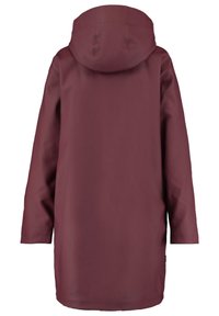 Burgundský pláštěnka s kapucí, dlouhými rukávy, hladkým voděodolným materiálem a rovným střihem. Jednoduchý design bez viditelného kovového spojení nebo akcentů.