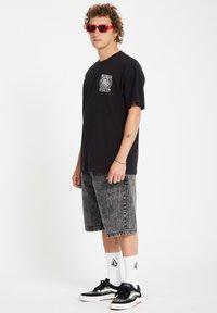 Thumbnail Image 6