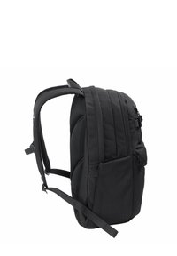 Zaino nero con spallacci imbottiti, schiena testurizzata, più scomparti e una tasca frontale con zip. Realizzato in tessuto resistente con un design elegante.