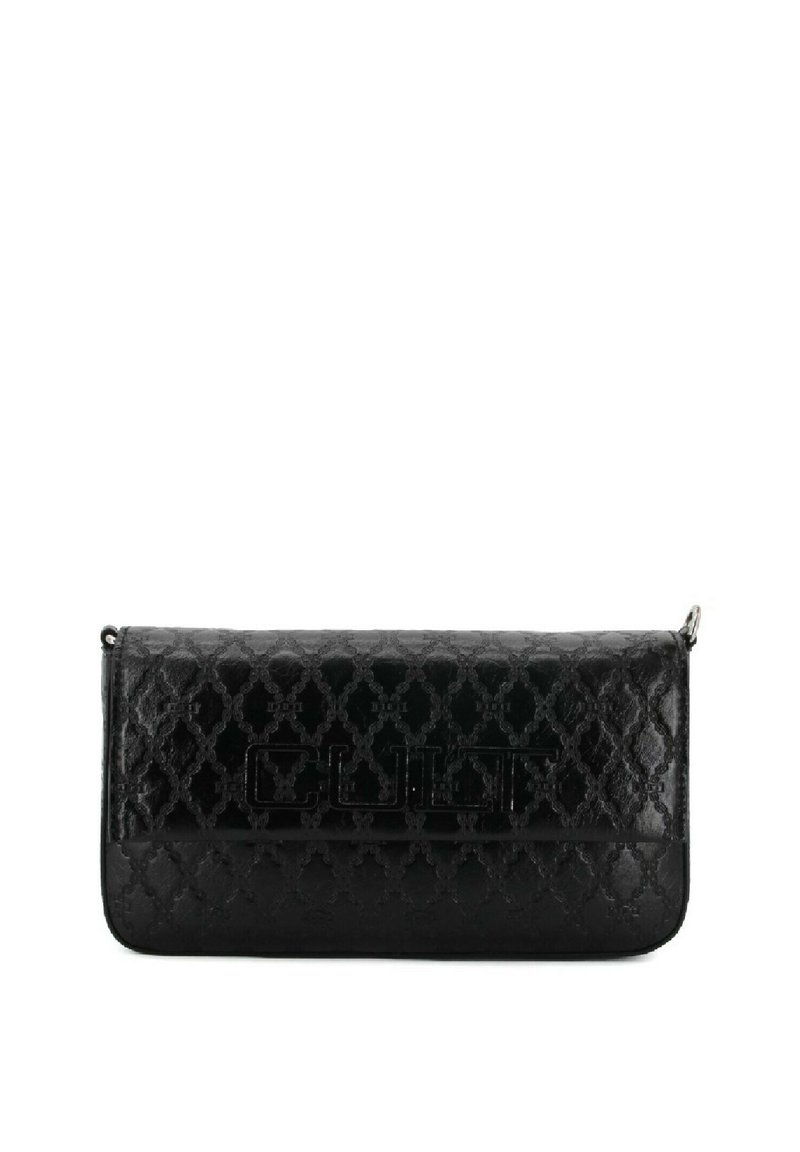 Clutch in pelle nera con un motivo trapuntato e logo impresso. Presenta una superficie liscia e hardware in argento per la chiusura. Forma rettangolare.