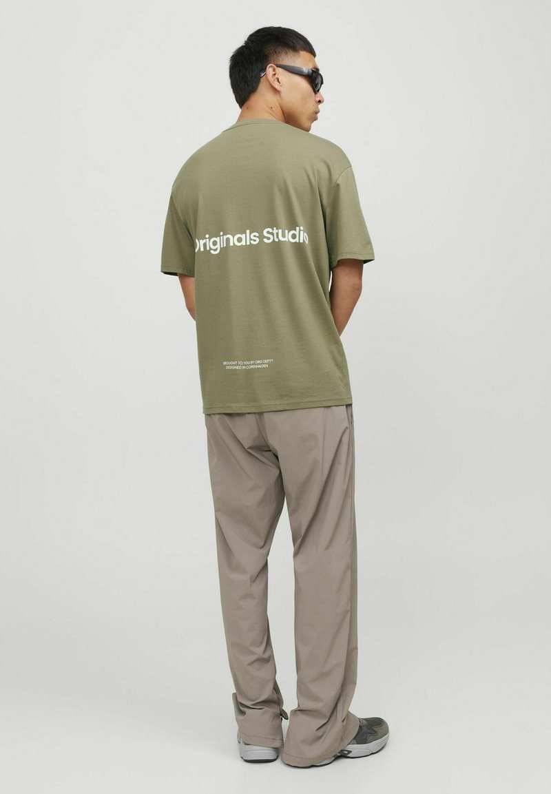 Jack & Jones JORVESTERBRO BACK SS CREW NECK  - Apdrukāts T-krekls - aloe