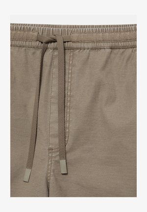 PULL&BEAR, BERMUDA SHORTS - Short - khaki