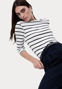Marks & Spencer STRIPED SLASH NECK - Maglietta a manica lunga - white mix