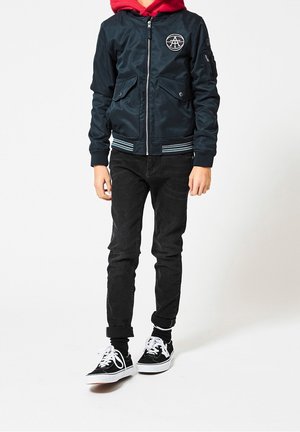 America Today Kurtka przejściowa