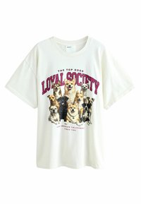 T-shirt en coton blanc avec un motif de divers chiens et le texte "Loyal Society" en rose. Manches courtes et coupe décontractée.