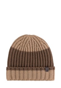 Gestrickte Mütze in Beige- und Brauntönen, mit gerippter Textur, umgeschlagenem Saum und einem kleinen Stoff-Logoschild.