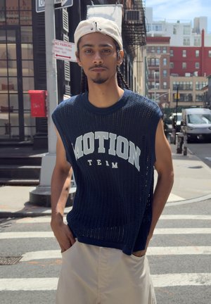 Bershka, Pullover - royal blue