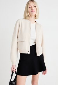 Vero Moda VMAPPLE ONECK  - Bomberjacka - birch