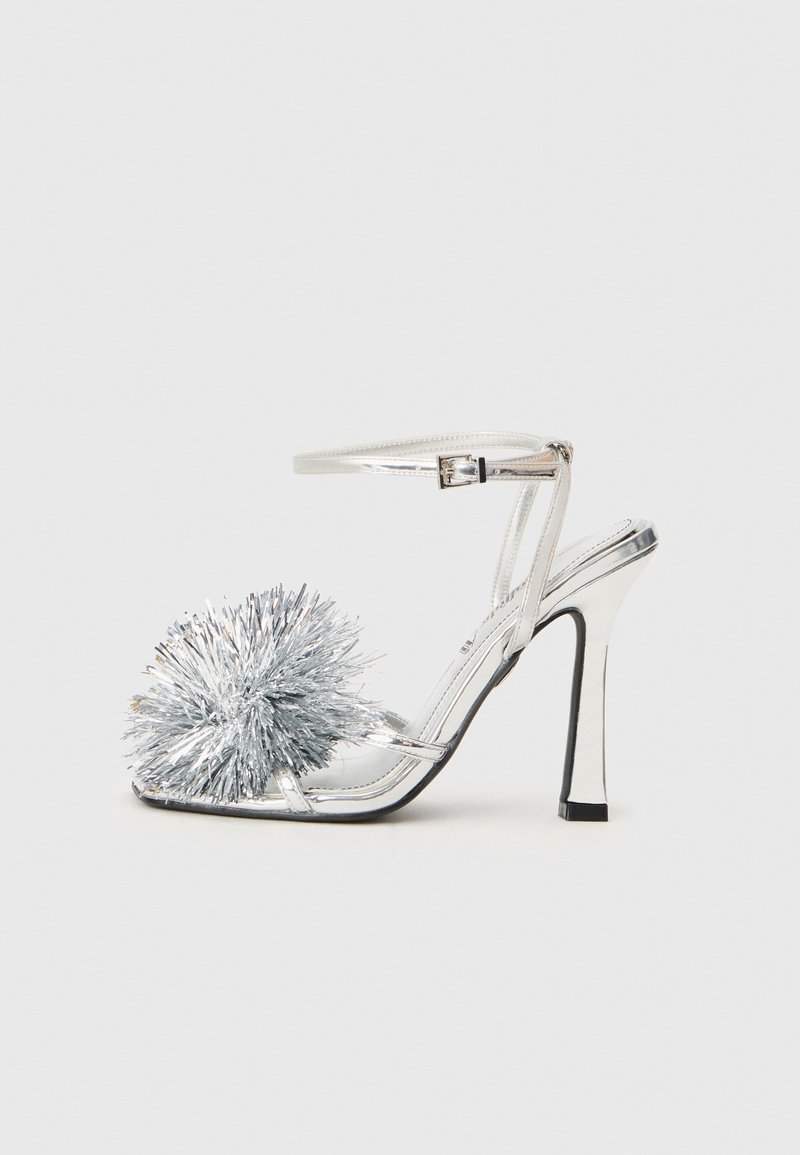 Buffalo Sandalen met hoge hak zilverkleurig Buffalo Sandalen met hoge hak zilverkleurig