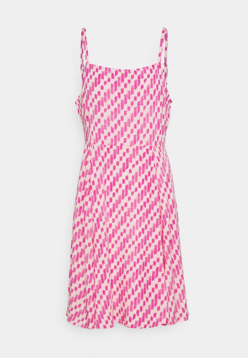 Vestido sin mangas rosa y blanco con tirantes finos y patrón de rayas diagonales texturizadas, con falda hasta la rodilla y ligeramente acampanada.