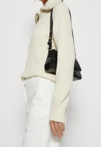 VILA Stickad tröja - off-white