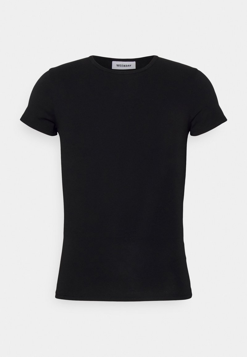 T-shirt noir à manches courtes et col rond avec une étiquette « WEEKDAY » à l'intérieur du col arrière, présenté sur un fond blanc uni.