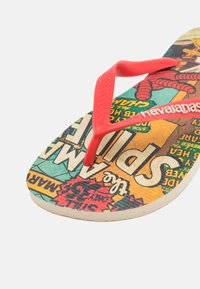 Havaianas MARVEL CLASSICS UNISEX - Infradito - beige/ruby red