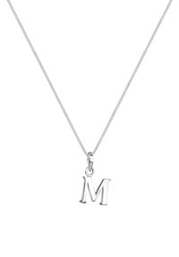 Silberne Halskette mit einem Anhänger in Form des Großbuchstabens "M". Die Kette ist feingliedrig und hat eine glatte Oberfläche sowie eine polierte Textur auf dem Anhänger.