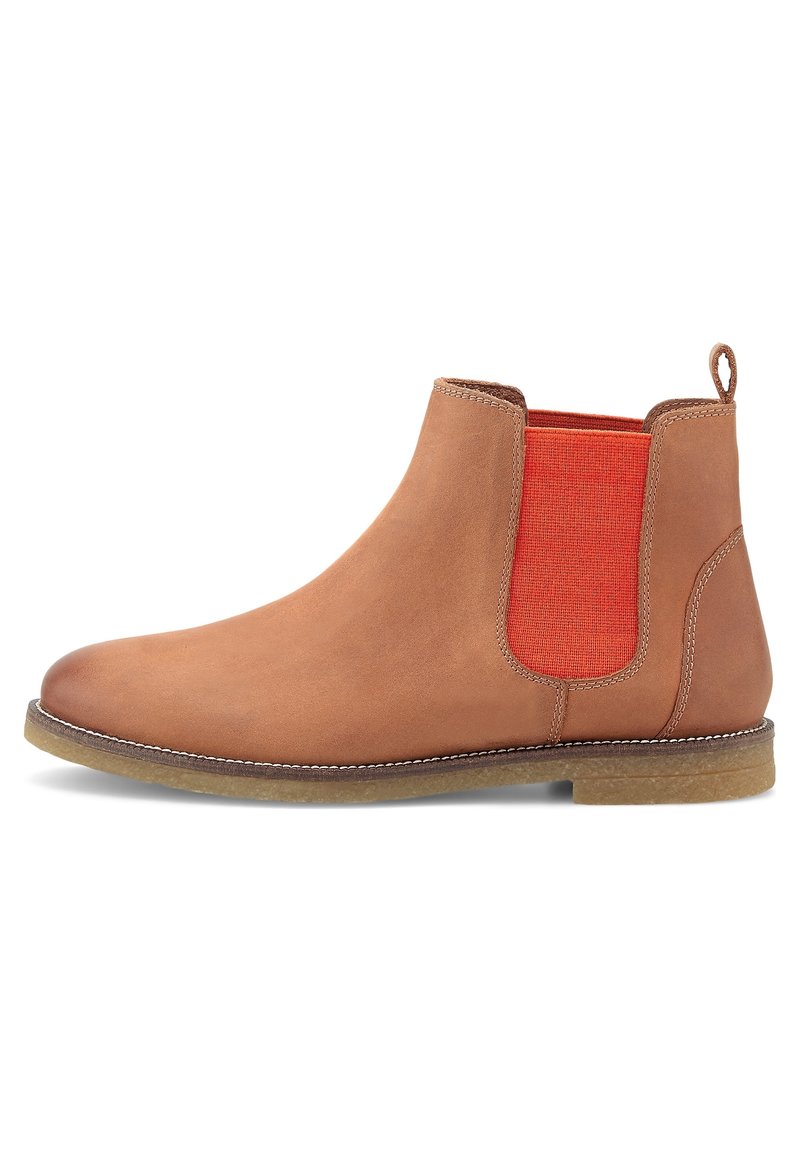 Botte Chelsea en cuir fauve avec un panneau latéral élastique orange vif et une semelle en caoutchouc marron clair, vue de côté extérieur.