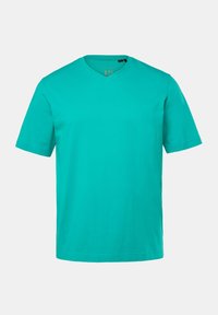 Camiseta de algodón turquesa con cuello en V, mangas cortas y dobladillo recto. Textura suave, sin patrones ni acentos visibles.