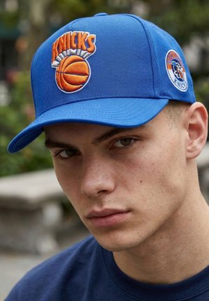 Mitchell & Ness, NBA DOUBLE CLUTCH PRO SNAPBACK  NEW YORK KNICKS UNISEX - Καπέλο - royal