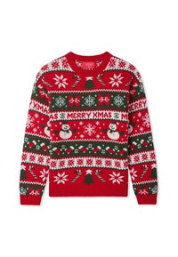 Czerwony sweter robiony na drutach z festywnym wzorem, w białe płatki śniegu, zielone akcenty, bałwanki, laski cukrowe oraz tekst "WESOŁYCH ŚWIĄT".