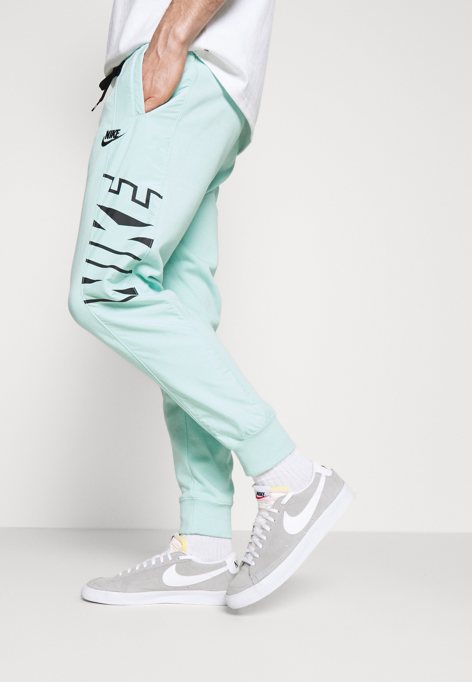 Mint nike tracksuit Clearance