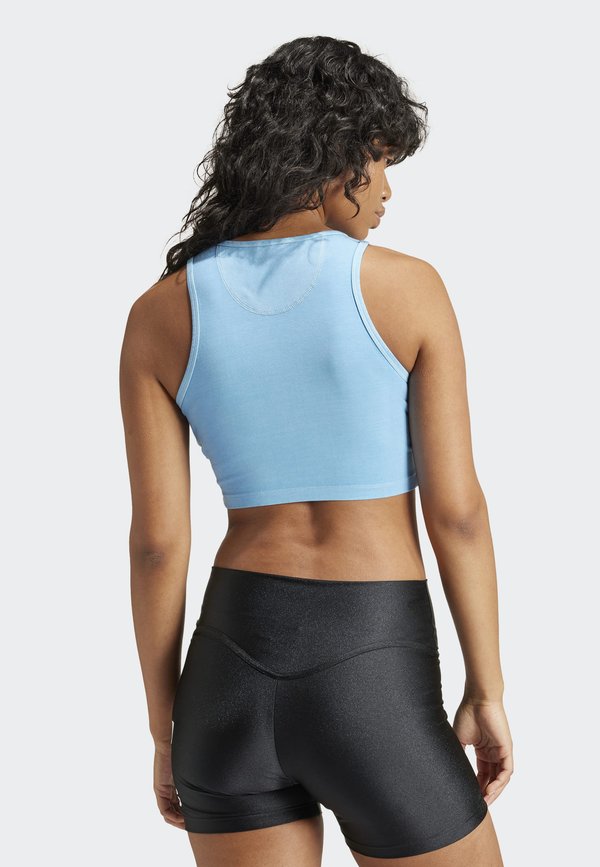 ESSENTIALS PLUS CROP - Top3