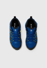 Columbia YOUTH PEAKFREAK RUSH MID WATERPROOF - Zapatillas de senderismo - mountain blue/voltage