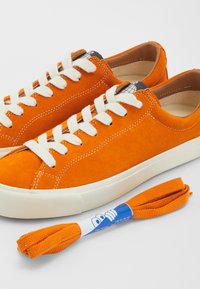 Last Resort AB VM003 SUEDE LO UNISEX jasny brąz