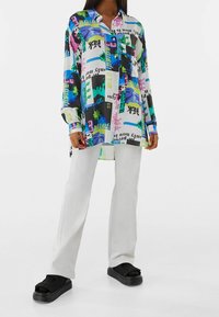 Bershka Camicia - stone