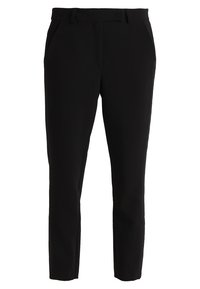 Pantalon noir en tissu lisse, avec une coupe ajustée, des poches latérales et un ourlet propre. Pas de motifs visibles ni d'embellissements.