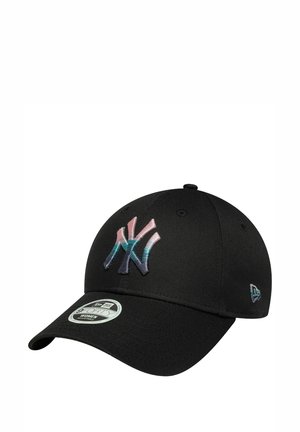 Cappellino da baseball nero con visiera curvata. Presenta un logo NY ricamato multicolore sul davanti. Realizzato in un tessuto dalla texture liscia.