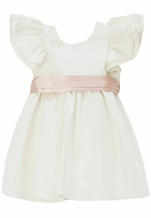 Robe blanche pour bébé avec des manches courtes bouffantes et une ceinture en satin rose clair autour de la taille.