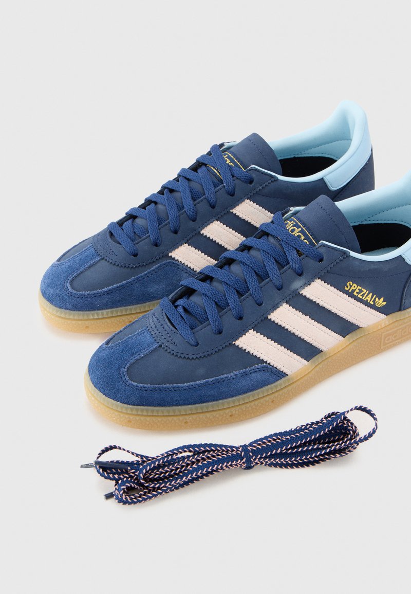 adidas Originals HANDBALL SPEZIAL - Sneakers - dark blue/wonder quartz/clear sky