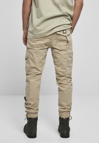 Southpole Cargobukse - khaki