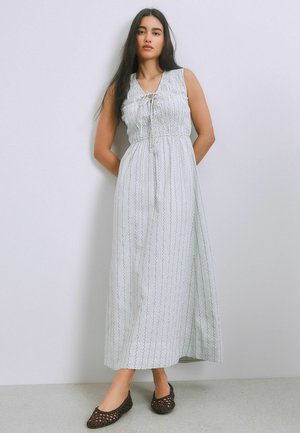 REGULAR FIT - Sukienka letnia