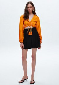adL SHIRRED WITH DRAPED SLEEVE - Bluse - orange