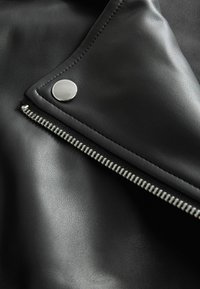 Next Kunstnahast jakk - black