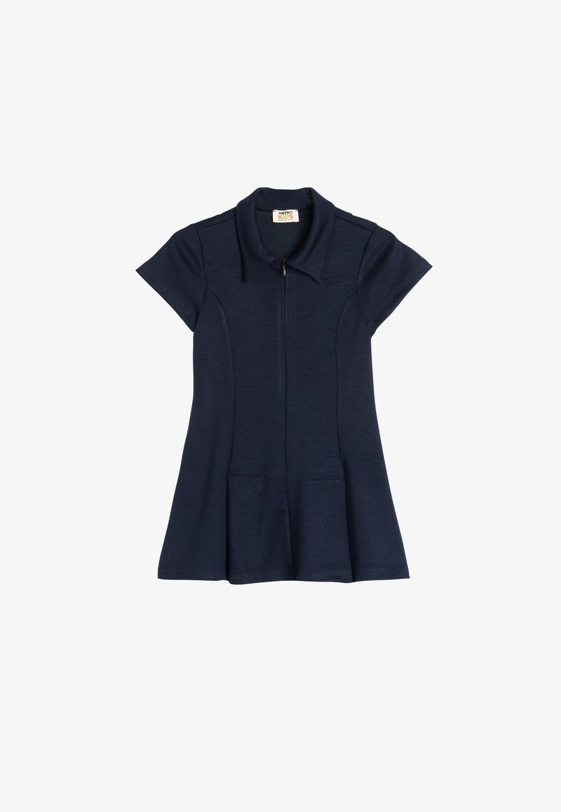 Granatowa sukienka z krótkim rękawem, z kołnierzykiem, z zamkiem błyskawicznym z przodu i dwoma kieszeniami z przodu. Miękka tkanina, dopasowany gorset i rozszerzany dół.