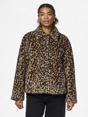 Pieces PCROBYN JACKET - Winterjacke - brown sugar