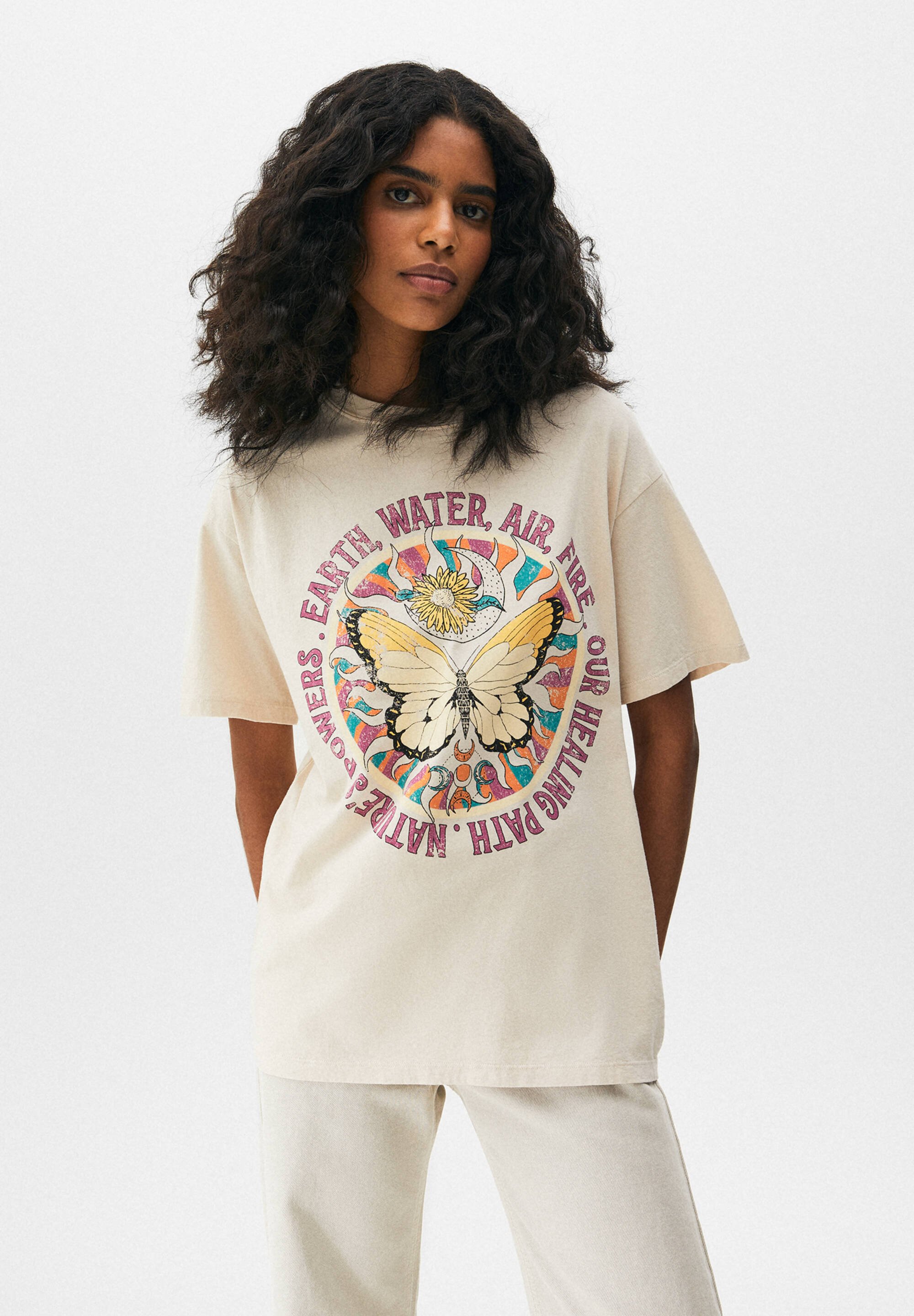 pull and bear graphic t shirt