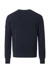 Marineblauer Strickpullover mit strukturierter Musterung, rundem Ausschnitt und gerippten Bündchen und Saum. Rückansicht, ohne Logos oder Verzierungen.
