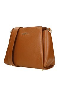 Borsa a tracolla in finta pelle marrone con finitura testurizzata, una singola tracolla regolabile e dettagli in metallo per un tocco in più.