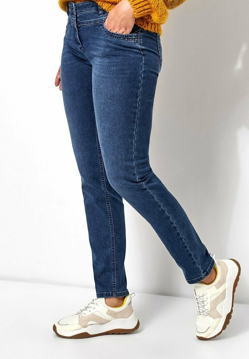 TONI Jeans da donna a 5 tasche Perfect Shape con effetto modellante su addome e glutei, Blu scuro | 058, 24 Slim Kurz